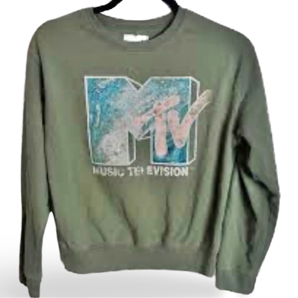 Tops - 3/$30 ❤️ MTV Sweatshirt crew neck, green, EUC Size Small